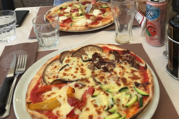 Gluten-free-eating-in-Italy-pizzeria-riva-del-garda-1