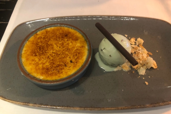 Gluten-free-cream-brown-and-ice-cream dessert-Netherlands